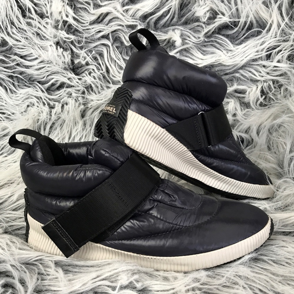 Sorel Out N About Puffy Boot - glossy black